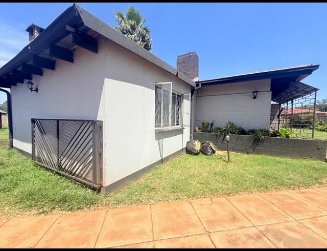 3 BEDROOM HOUSE FOR SALE IN VANDERBIJLPARK CW 1